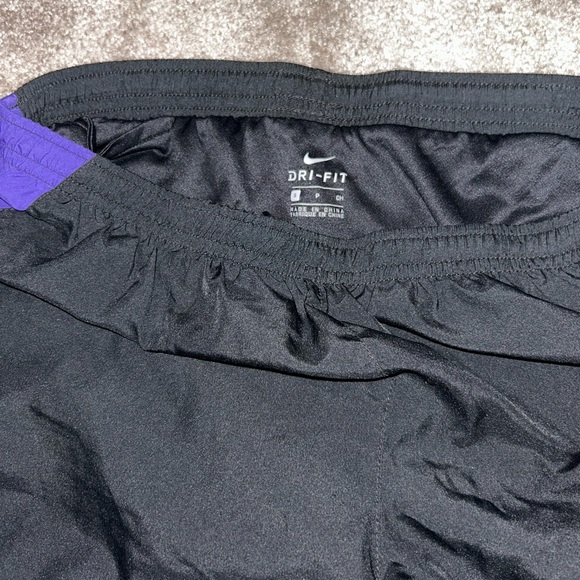 Women’s Nike Tempo Running Shorts Black and Purple Size Small - Picture 3 of 3